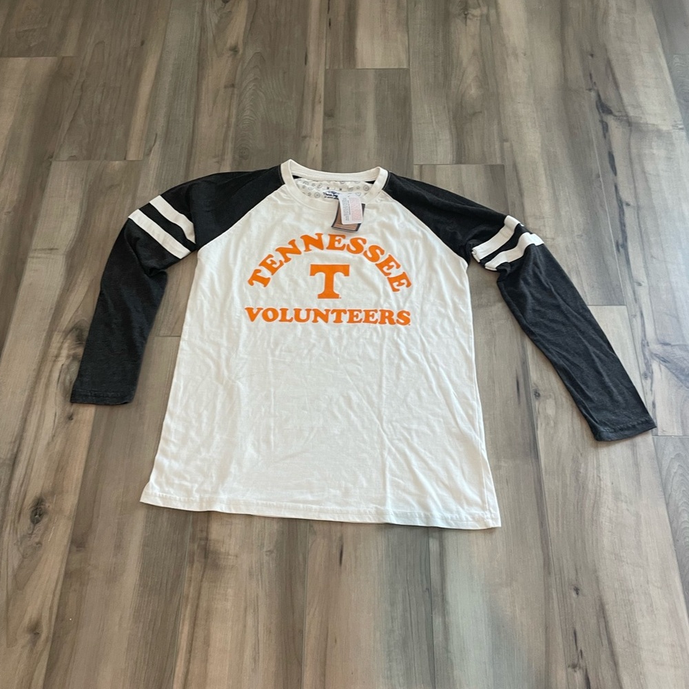 University of Tennessee t shirts womens size medium grey gray white and orange